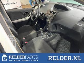 Toyota Yaris Yaris II (P9), Hatchback, 2005 / 2014 1.0 12V VVT-i picture 10