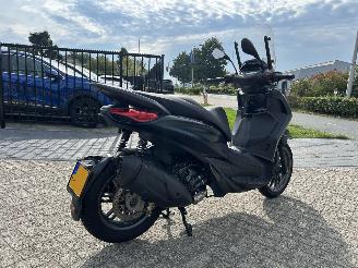 Piaggio Beverly 300 300 Beverly S HPE | opknapper! picture 7