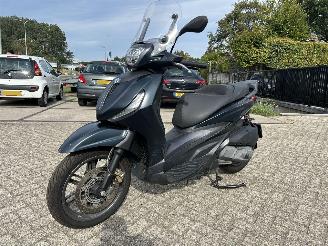Piaggio Beverly 300 300 Beverly S HPE | opknapper! picture 9