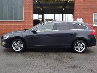 Volvo V-60 D6 AWD Plugin-Hybrid Summum, Leder, Schuifdak, Navi, Lane assist picture 9