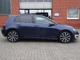 Volkswagen Golf GTE Pug-in Hybride 110kw, Panorama, Lane assist picture 6