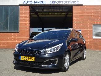 Schadeauto Kia Cee d Sportswagon 1.4i 74kw Comfortline, Airco, Cruise, El.pakket 2018/4