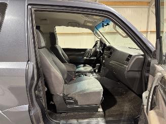 Mitsubishi Pajero 3.2 DI-D 125kW Automaat Airco Invite High Roof picture 18