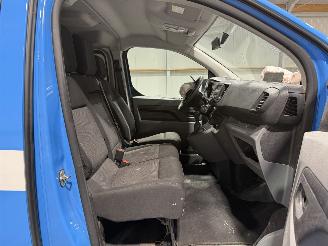 Toyota Proace 2.0D4 106kW DC Cool Long picture 35