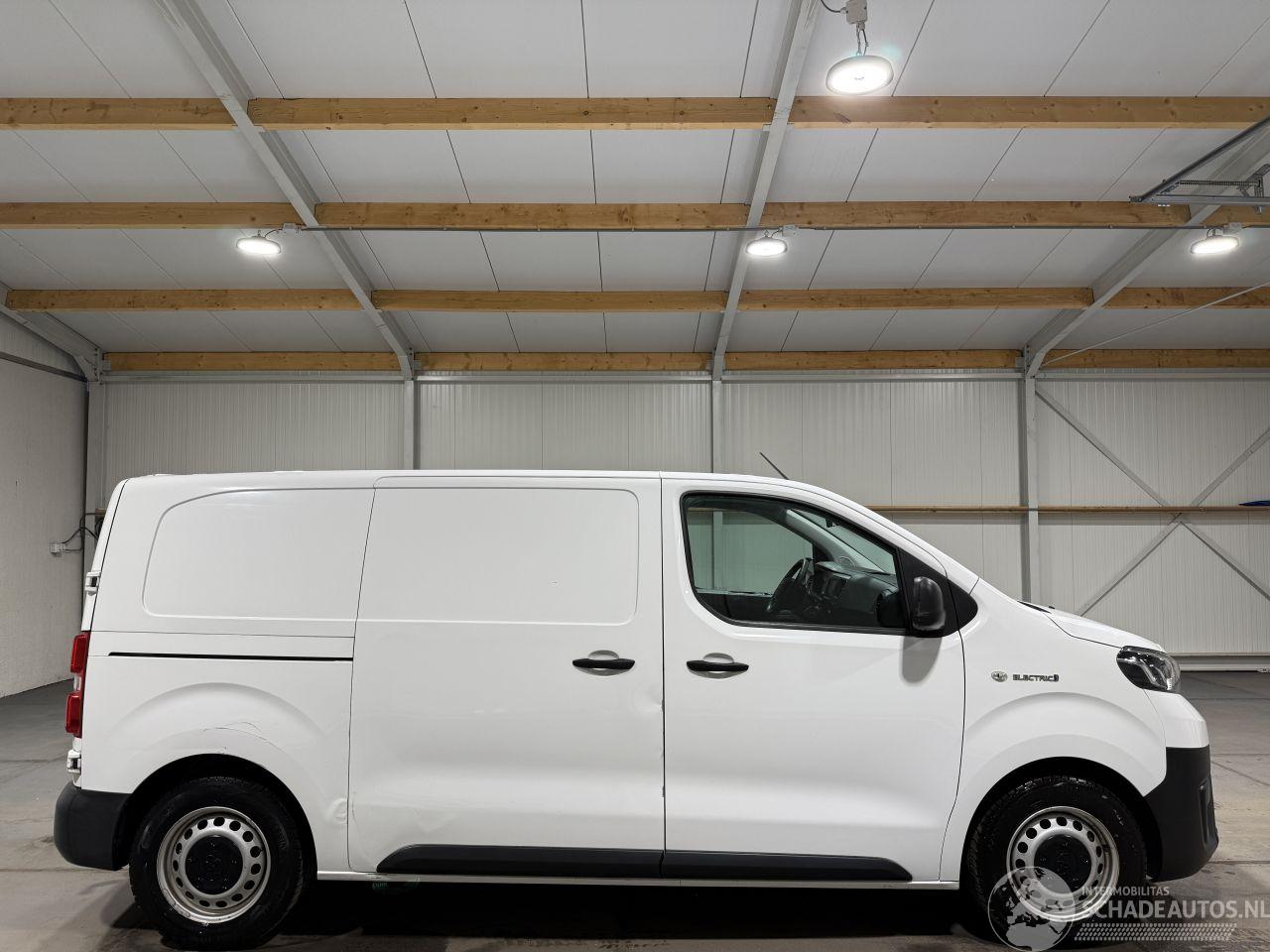 Toyota Proace 50kWh Electric Worker 100kW