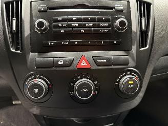 Kia Cee d 1.4 80kW Airco X-Tra picture 16