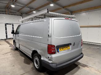 Volkswagen Transporter 2.0TDI 84kW L2 Highline picture 12