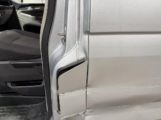 Volkswagen Transporter 2.0TDI 84kW L2 Highline picture 27