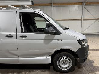 Volkswagen Transporter 2.0TDI 84kW L2 Highline picture 14
