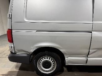 Volkswagen Transporter 2.0TDI 84kW L2 Highline picture 24