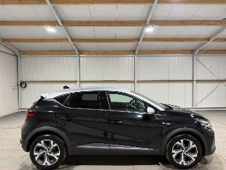 Damaged car Renault Captur 1.3Mild Hybrid 116kW Automaat RS-Line 2022/8
