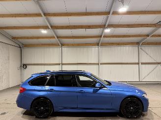 damaged passenger cars BMW 3-serie 320i 135kW Automaat High Executive 2018/6