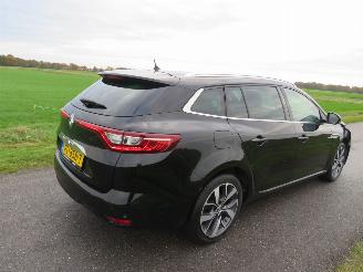 Voiture accidenté Renault Mégane 1.6 Dci 131pk Serie Signature Exclusive   Bose 2017 Camera Navigatie Clima  leer Stoelverwarming 2017/11
