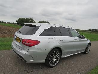 Vaurioauto  passenger cars Mercedes C-klasse 350e Automaat AMG  Estate Elektrisch/Benzine 211pk Camera leer vol Optie  65.000 nieuw 2015/12