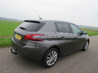 uszkodzony samochody osobowe Peugeot 308 1.2 110pk Pure Tech 133.000km nap Camera Navigatie clima  panoramadak  2020 nieuwstaat 2020/12