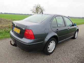 krockskadad bil auto Volkswagen Bora 2.3 V5 Highline Sedan 213000 Airco  Topstaat 1999/10