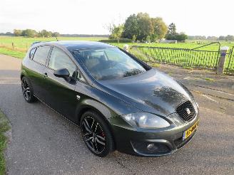 krockskadad bil auto Seat Leon 1.2 TSi  105pk  Bisinesline Highline  2010 topstaat   5drsEuro 6 2010/9