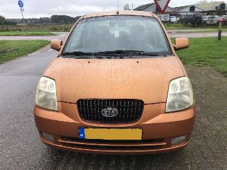 damaged passenger cars Kia Picanto Picanto 1.0 EX 2004/9