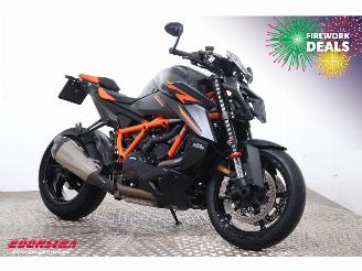 KTM  1390 SuperDuke R Akrapovic LED Cruise picture 2