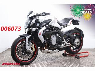 Käytettyjen motor cycles MV Agusta Brutale Dragster 800 ABS Lap Timer Quickshift 19.101 km! 2015/3