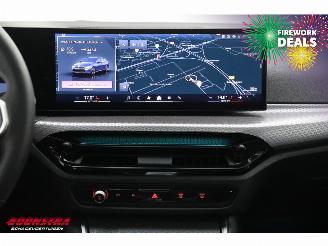 BMW 3-serie Touring 318i M-Sport Pano LED Leder Camera SHZ AHK picture 15