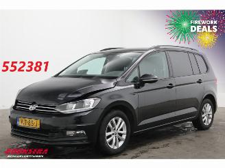 dañado vehículos comerciales Volkswagen Touran 1.6 TDI VAN Navi Clima Cruise SHZ PDC AHK 143.757 km! 2017/10