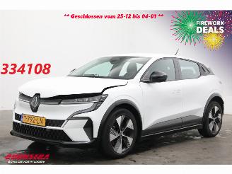 krockskadad bil auto Renault Mégane E-TECH EV60 Optimum Charge Equilibre LED ACC Navi Clima Camera 2023/7