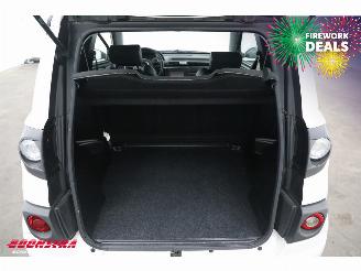 Microcar  M.GO Dynamic DCI Bluetooth Camera picture 21