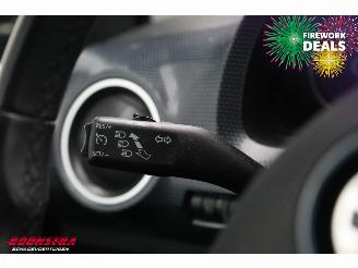 Volkswagen Up! 1.0 Clima Cruise SHZ PDC Camera 87.467 km! picture 23