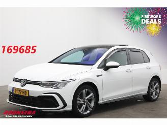 krockskadad bil auto Volkswagen Golf 1.5 eTSI DSG R-Line Virtual ACC Navi Camera LRHZ 2023/3