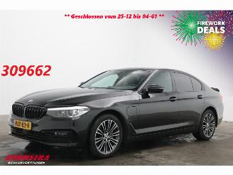 Coche accidentado BMW 5-serie 530e iPerformance WASSER SportLine Schuifdak LED ACC SHZ PDC 2018/12