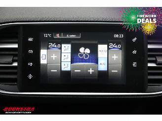 Peugeot 308 1.2 PureTech Aut. Allure Pano LED Navi Clima Cruise PDC picture 19