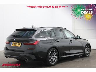 BMW 3-serie Touring 318i M-Sport LED Leder Navi Clima Cruise Camera SHZ picture 3