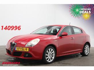 Unfallwagen Alfa Romeo Giulietta 1.4 T Distinctive Clima Cruise AHK 2012/4