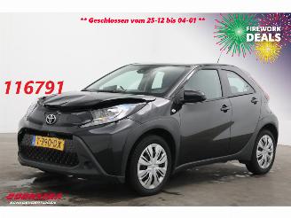 skadebil auto Toyota Aygo 1.0 VVT-i MT Play ACC Bluetooth Airco Camera 2023/6