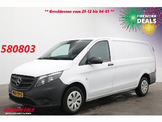 krockskadad bil bedrijf Mercedes Vito 111 CDI Lang Navi Airco Cruise Camera PDC AHK 2019/11