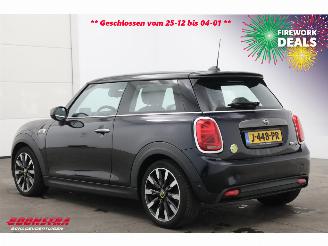Mini Cooper SE Electric Yours 33 kWh Pano LED HUD H/K Leder SHZ Camera 60.571 km! picture 4