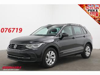 Voiture accidenté Volkswagen Tiguan 2.0 TSI DSG 4Motion Pano Schuif/kantel ACC Clima Navi SHZ Apple/Android Camera PDC 2023/7