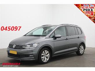 Coche accidentado Volkswagen Touran 1.0 TSI Comfortline 7p ACC AHK Camera Navi Clima PDC 2019/3