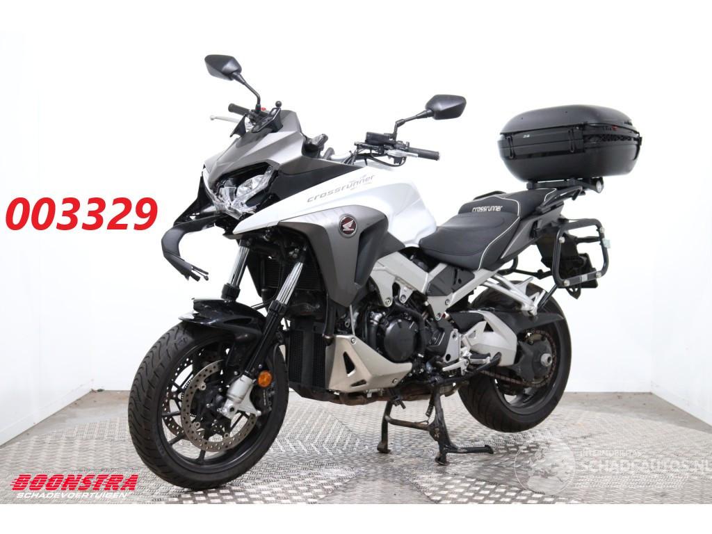 Honda VFR 800X Crossrunner C-ABS Heizgriffe 15.956 km!