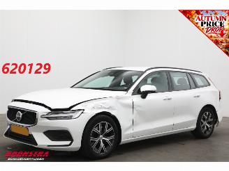Schadeauto Volvo V-60 2.0 B3 AUT Essential Edition ACC Navi Clima Apple/Android Leder Virtual Camera PDC 2024/10