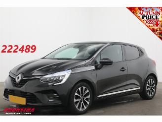 occasion passenger cars Renault Clio 1.6 E-Tech Hybrid 140 Business Zen Cruise Navi Clima Apple/Android PDC 2021/3