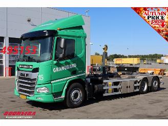 damaged trucks DAF XD 450 6X2 Haakarm + HMF 3220K-RCS Kran 124.200 km! 2024/4