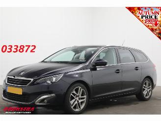 krockskadad bil auto Peugeot 308 SW 1.2 PureTech Allure Denon Cruise Navi Clima Camera PDC 2016/2
