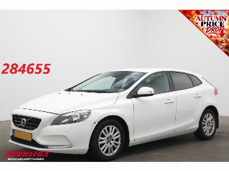 Avarii autoturisme Volvo V-40 2.0 D2 Kinetic Cruise AHK SHZ Bluetooth 2015/6