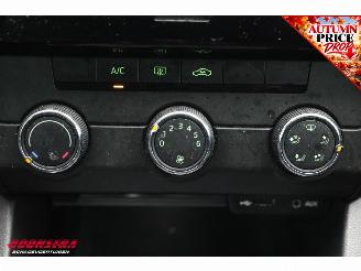 Skoda Octavia Combi 1.6 TDI Greentech Ambition Cruise Bluetooth Airco picture 17