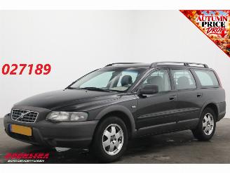 Ocazii autoturisme Volvo V-70 Cross Country 2.4 T AWD Comfort Line Cruise Leder Memory PDC AHK 2001/3