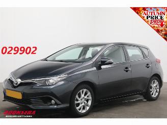 Damaged car Toyota Auris 1.3 Aspiration Cruise Navi Camera Bluetooth Clima 2015/12