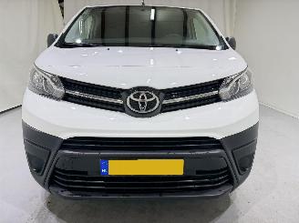 Toyota Proace Compact 1.5 D-4D Cool Comfort picture 2