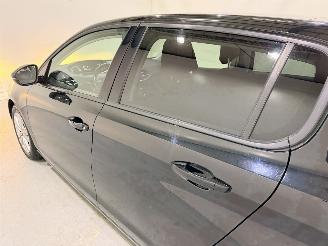 Peugeot 308 HB 1.2 Blue Lease Exe. Pano picture 37